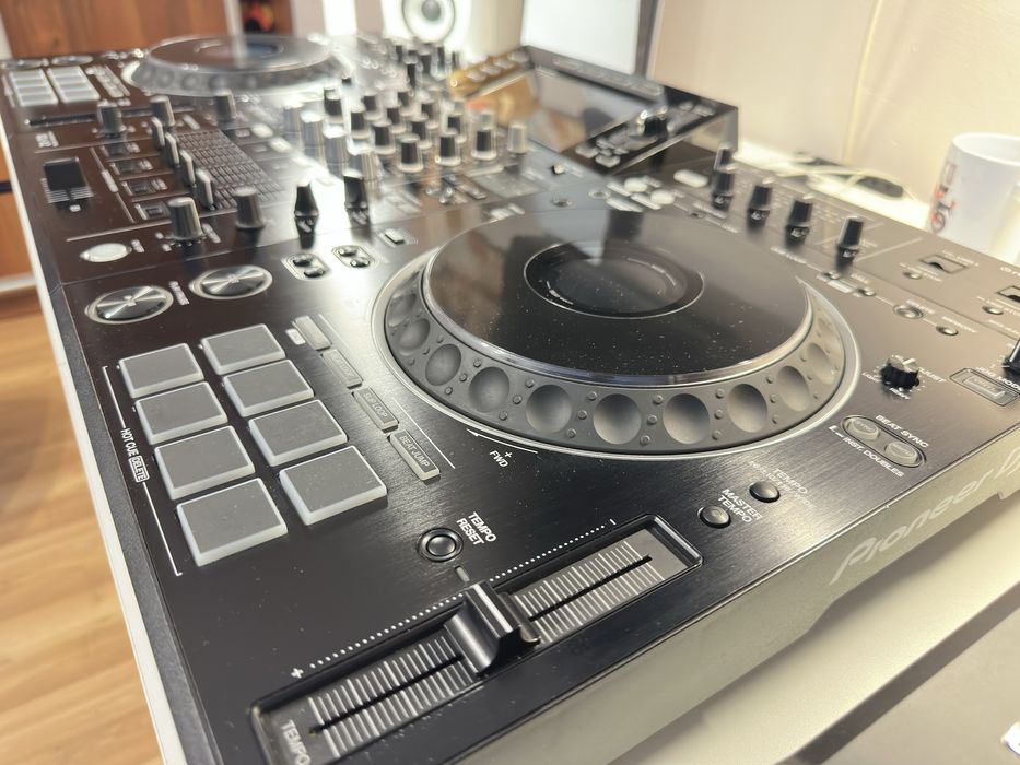 Pioneer XDJ-XZ + dedykowany case MAGMA
