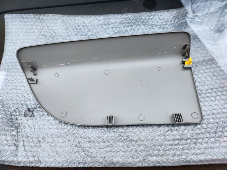 VW T5 T6 T6.1 бардачок домкрата, задньої пічки MULTIVAN  CARAWELLE