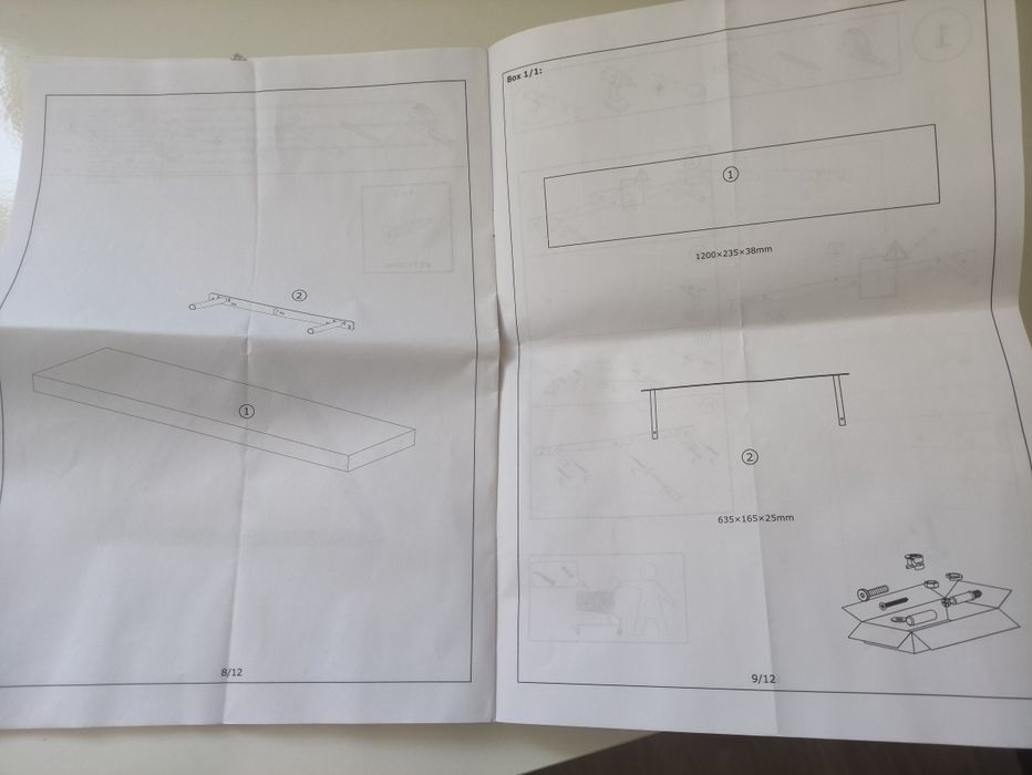 Prateleira branca de parede