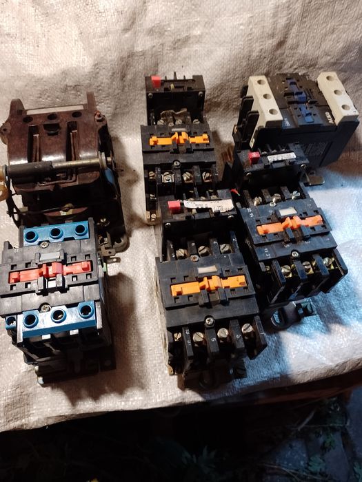 Автоматичні  вимикачі  А3726.  А3722 ВА51-35 магнітні пускателі