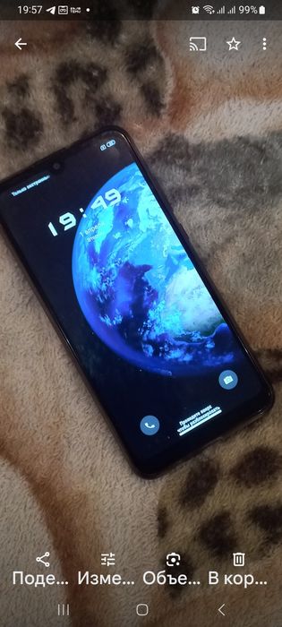 Продам смартфон Redmi7