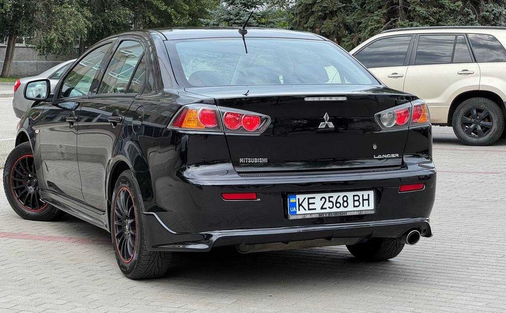 Mitsubishi Lancer 2011 Автомат 2011 газ бензин