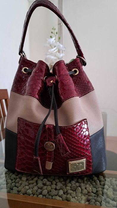 Carteira mulher como novas