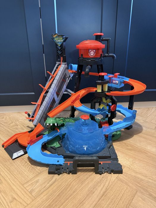 Hot Wheels, City Mega Myjnia samochodowa Atak krokodyla