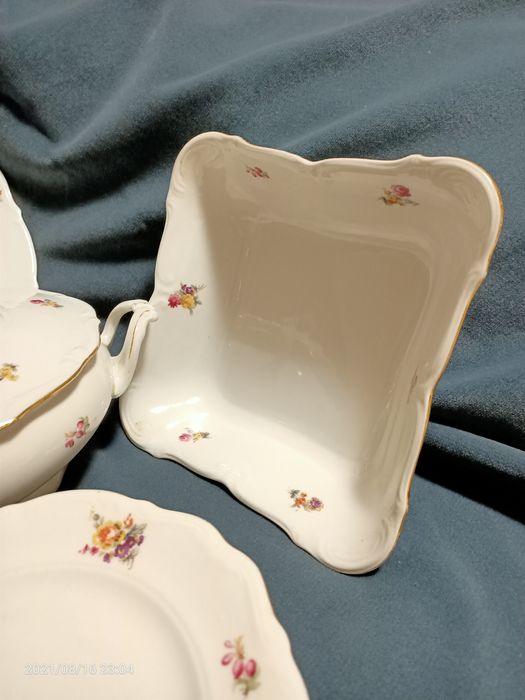 Продам винтажный сервиз .