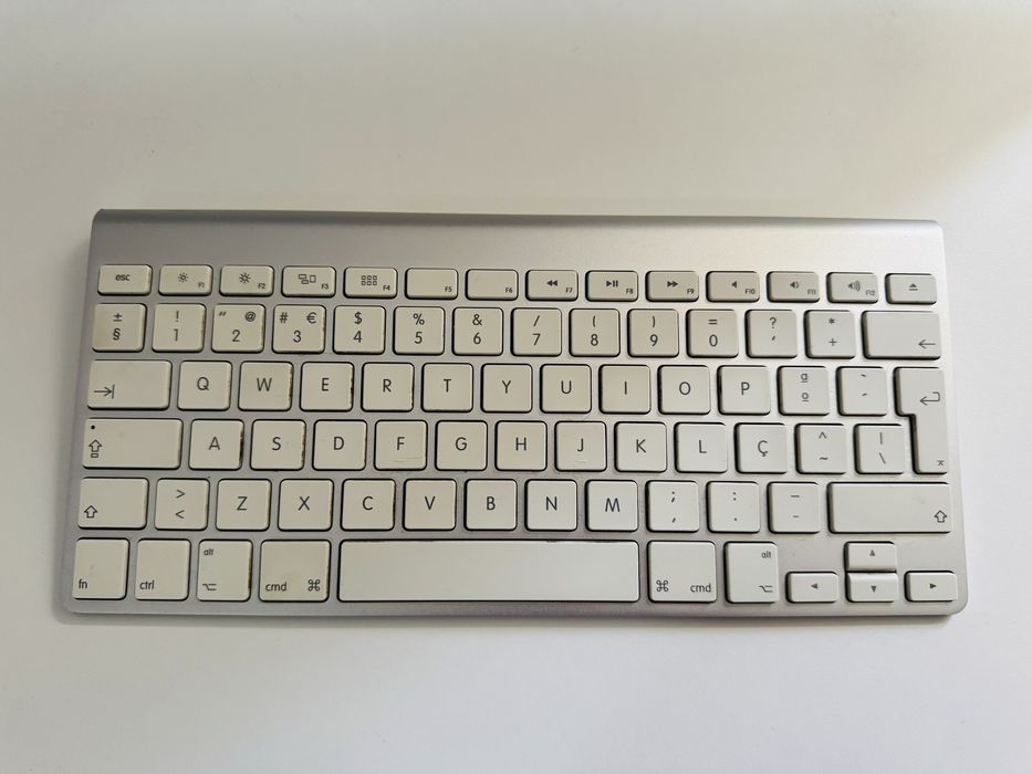iMac 27” Apple Quad-Core i5 | 8GB RAM | 1TB | Teclado + Magic Mouse Sem Fios