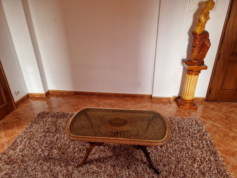 Mesa sala de estar antiga