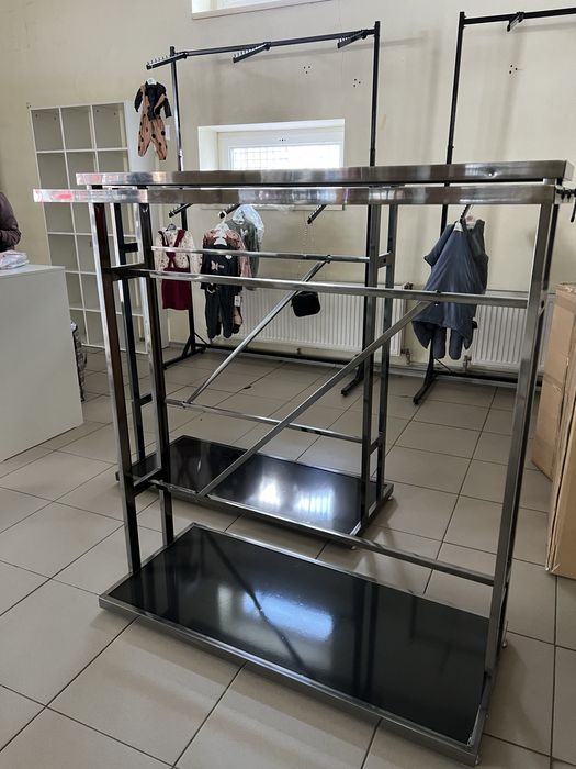 Стойка для одежды