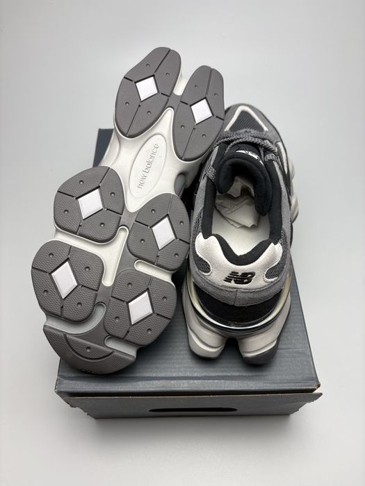 New Balance 9060 Grey