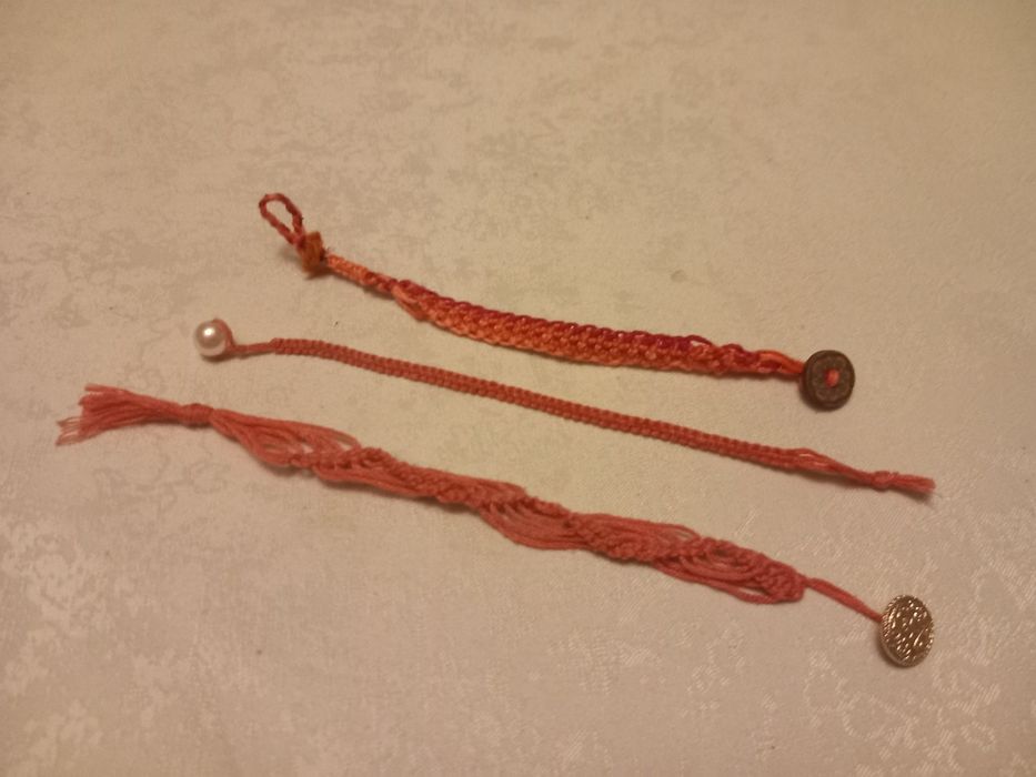 3 różne recznie robione branzoletki