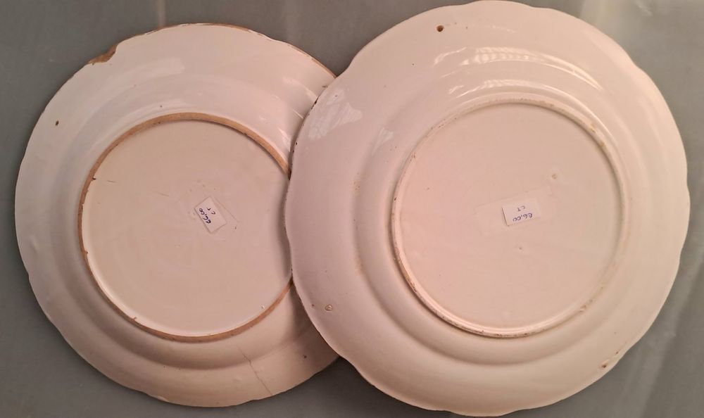 Conjunto 4 pratos muito antigos faiança portuguesa
