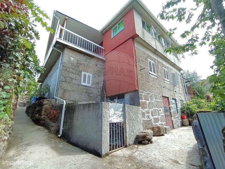 Moradia T5 para venda