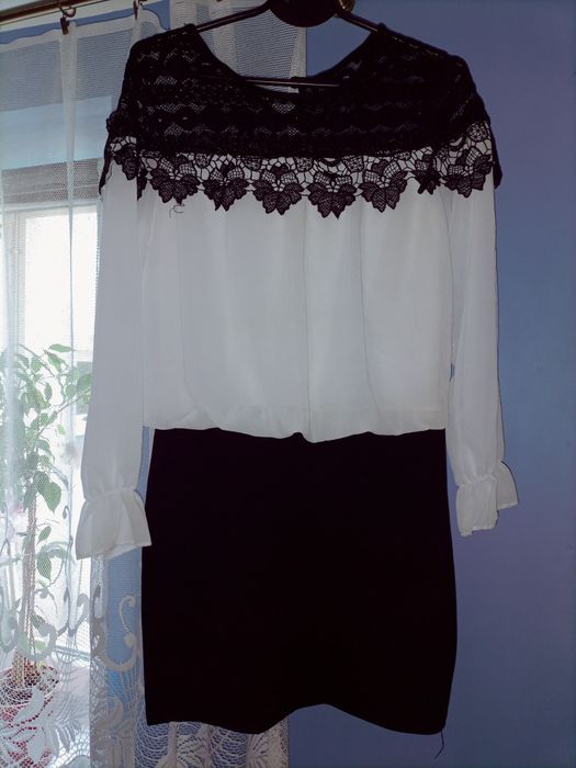 Sukienka bialo-czarna