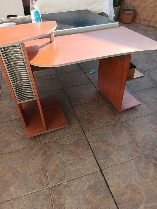 Secretaria de computador dá-se