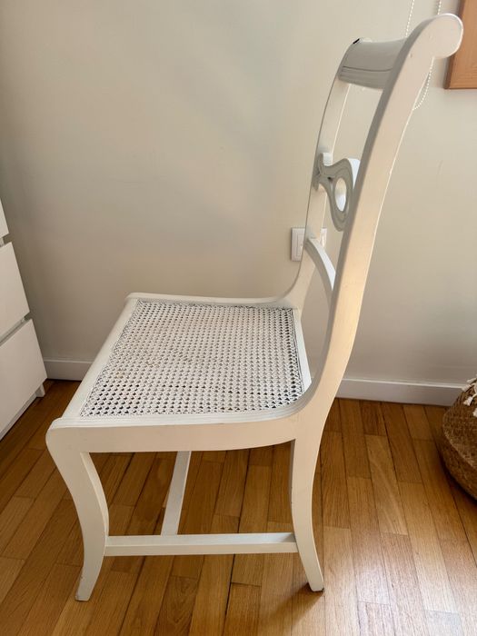 Cadeira em palhinha pintada de branco