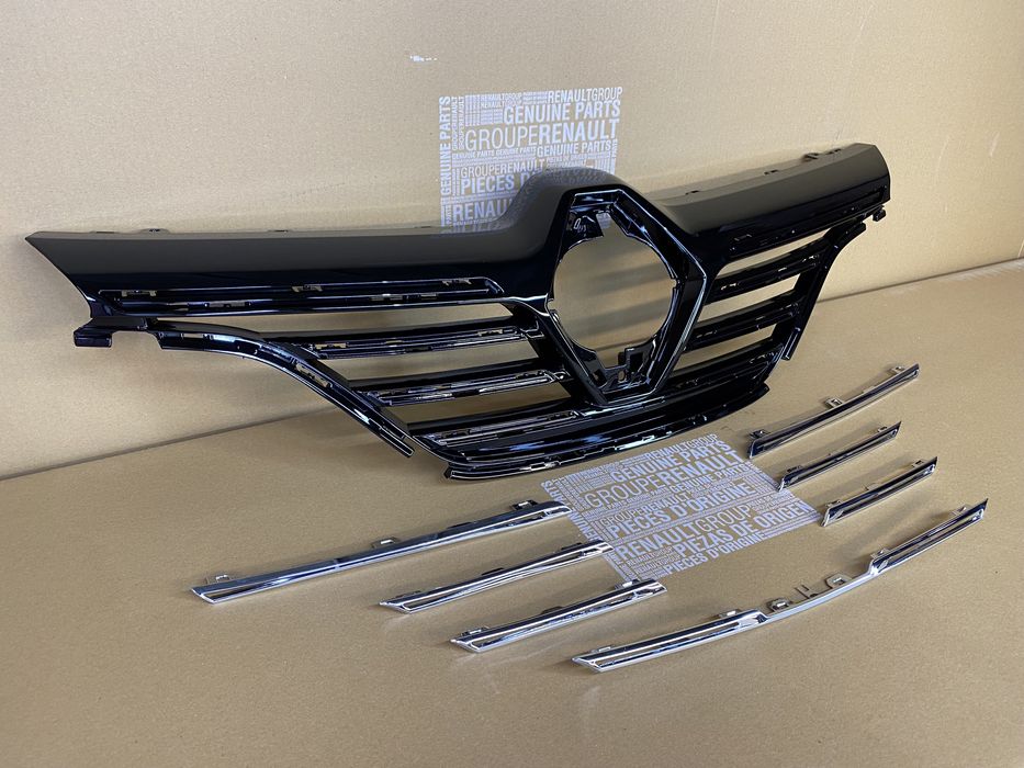 Решітка радіатора Megane 4 (Меган 4)