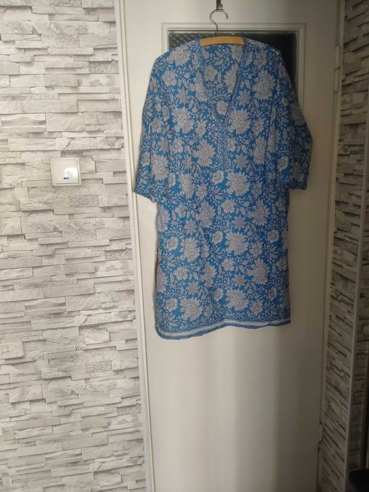Sukienka indyjska bawełna 100% kolor niebieski wzór rękaw dekolt V r. L-XL