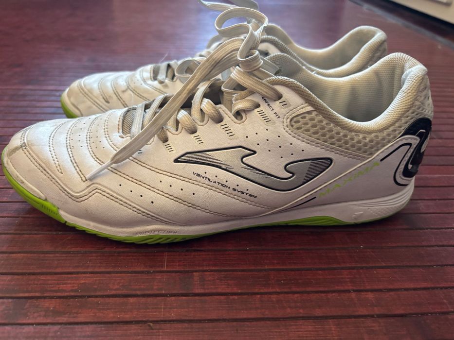 Ténis futsal joma