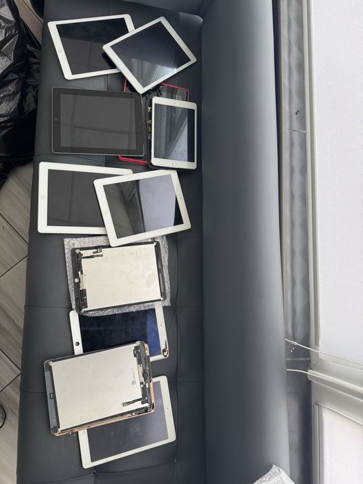 Айпеди 12 - штук , iPad на запчастини чи відновлення