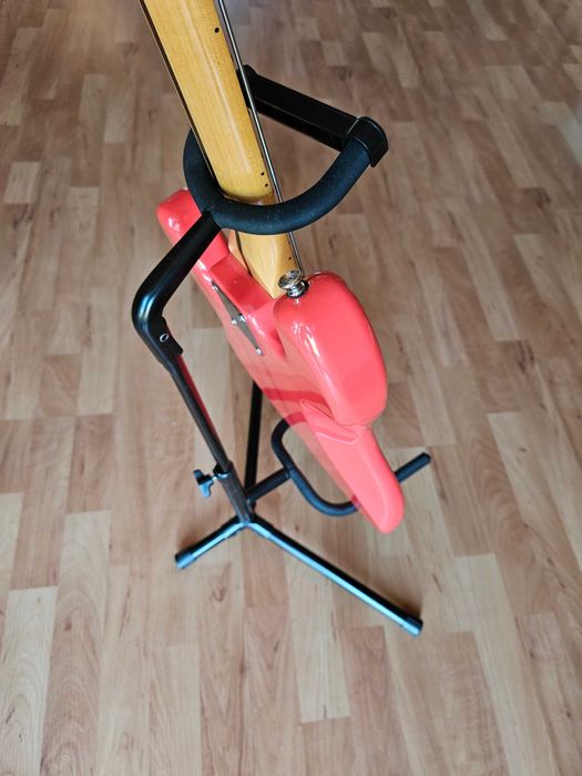 Vintage V4MFR gitara basowa