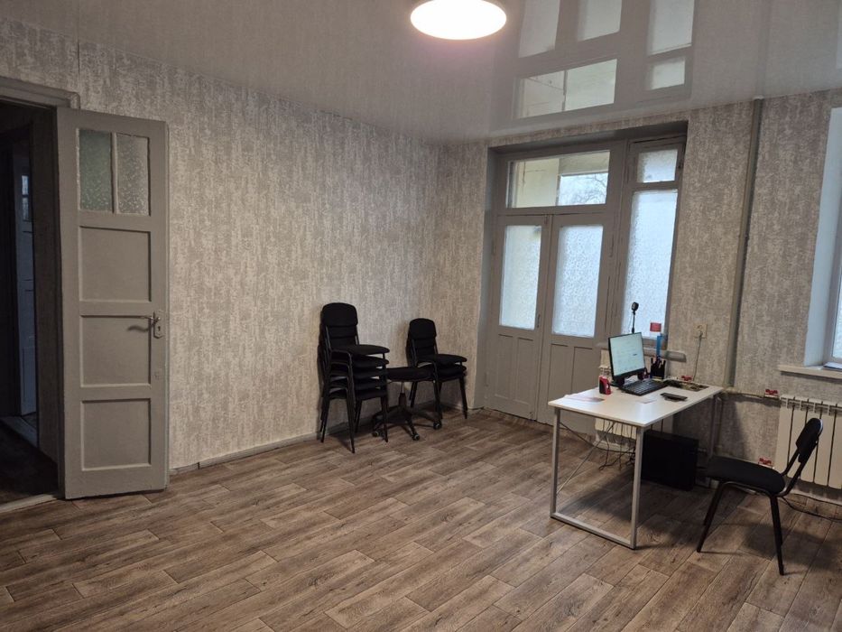 Продам часть здания возле парка Шевченко пол коммерцию