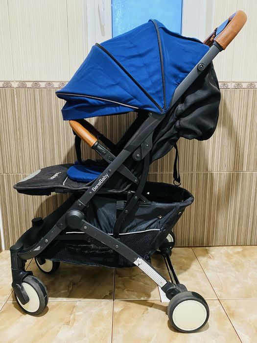 Дитяча прогулянкова каляска