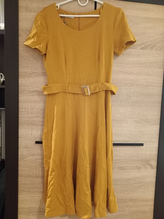 Продам платья и комбинезон