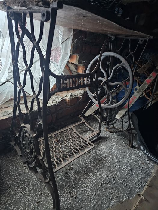 Швейних столик для декору