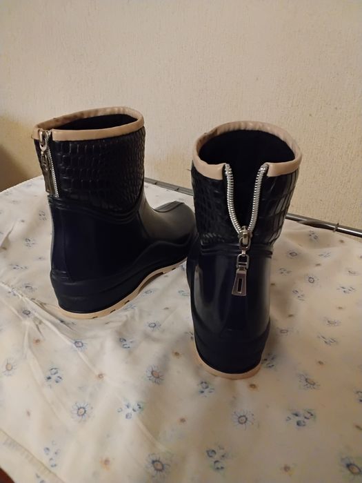 Гумові чоботи темні
