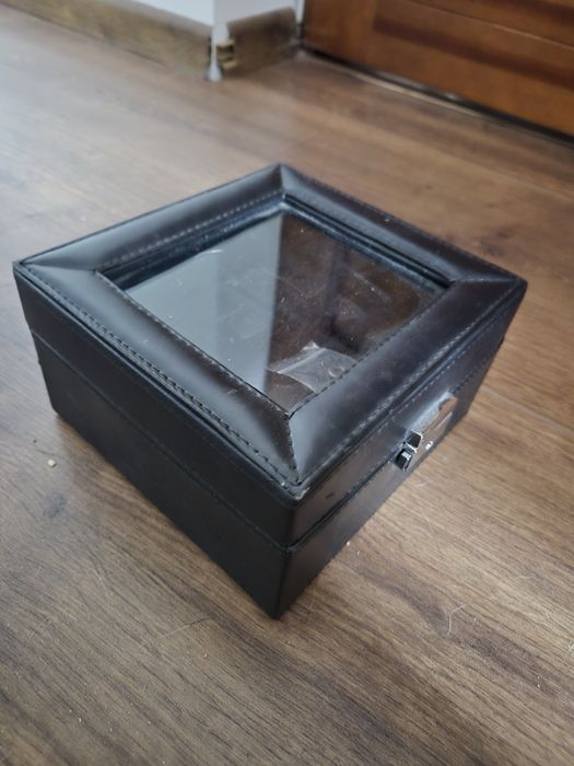 Organizer, etui na 6 zegarków