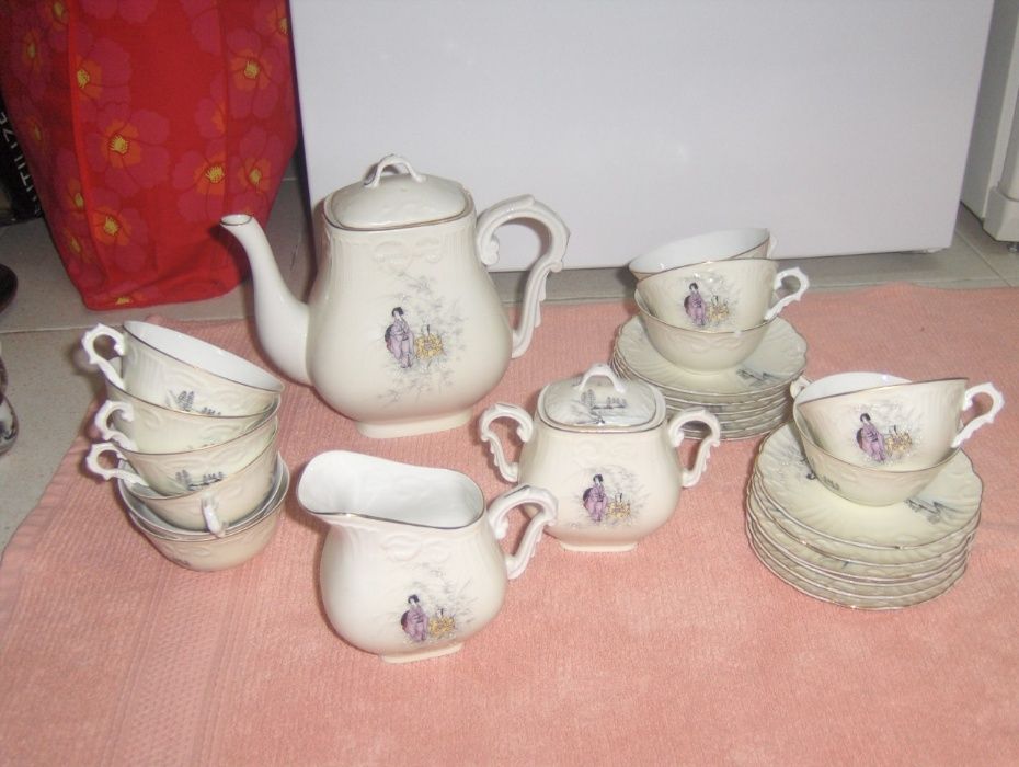 Serviços de chá e café fina porcelana + diversos