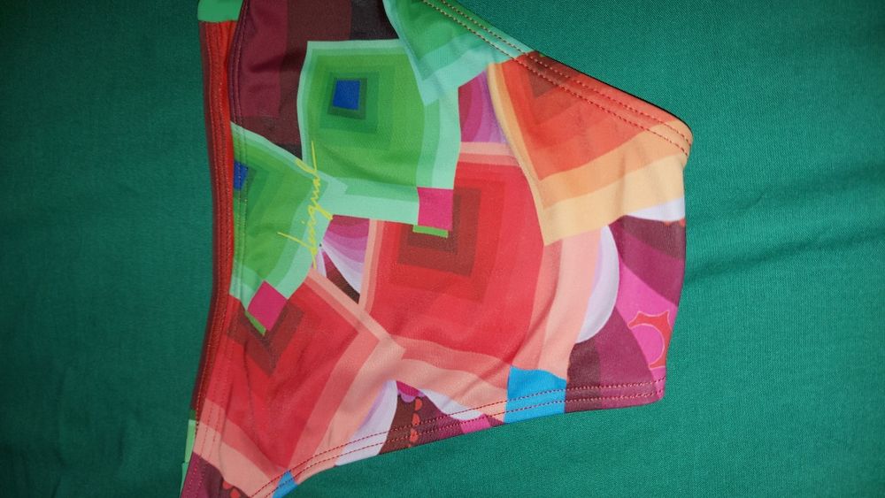 Cueca de Bikini estampada Desigual, tamanho S