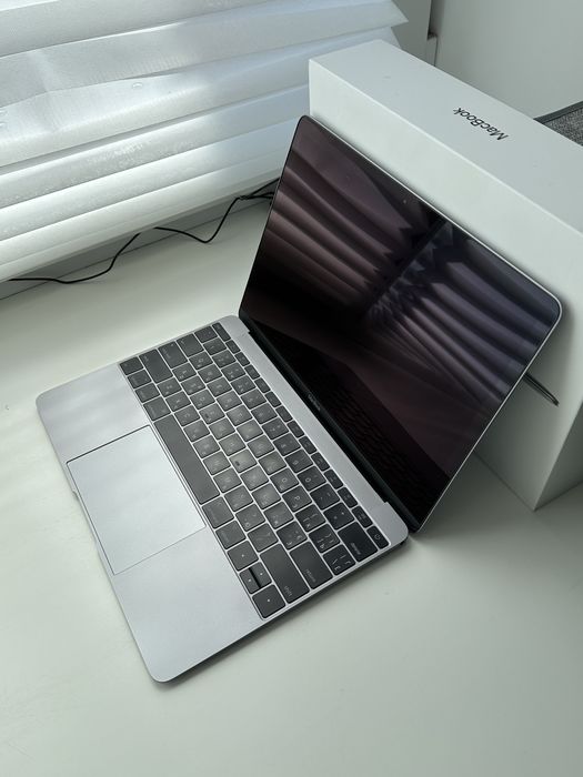 MacBook 12 Retina 2017 Space Gray 8/256 GB + Коробка (м.Дніпро)