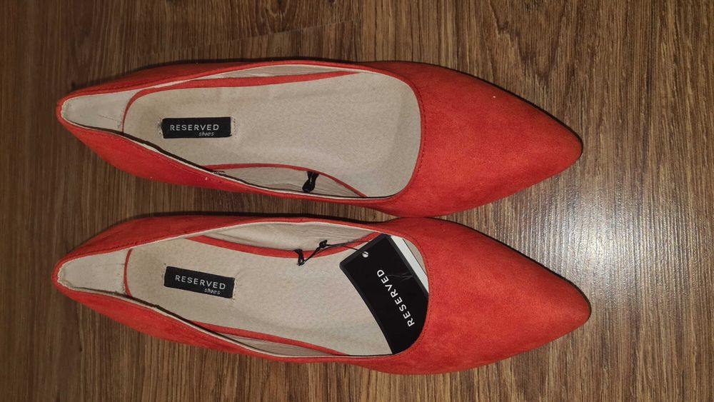 Nowe buty na konturnie Reserved