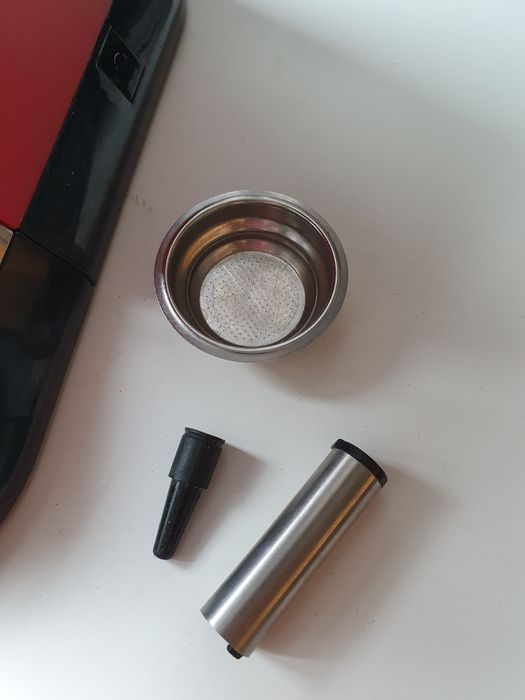 Ekspres do kawy kolbowy DeLonghi