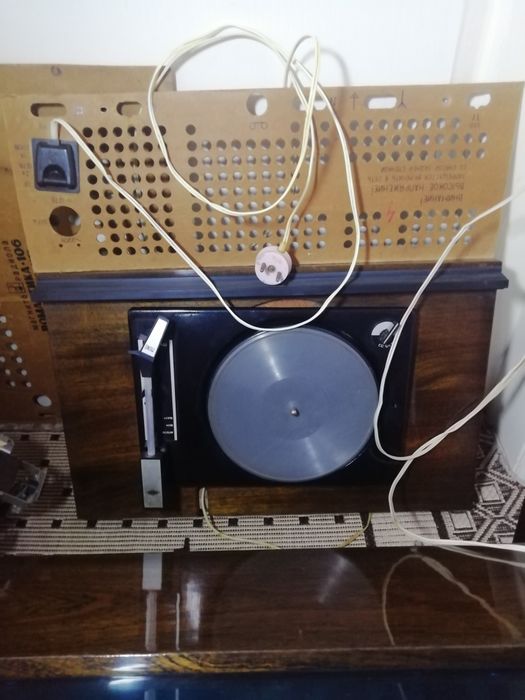 Магниторадиола Романтика-106.На запчасти. Бобинник.Проигрыватель.Шнур