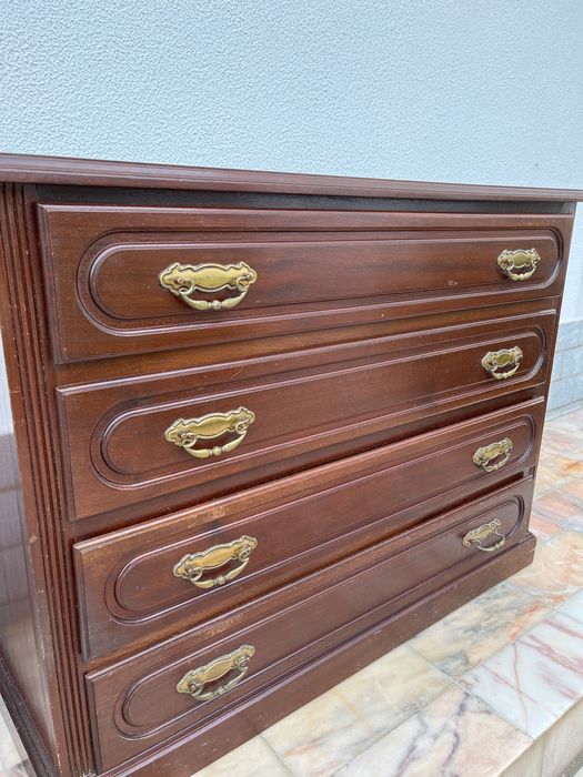 Cómuda em excelente estado