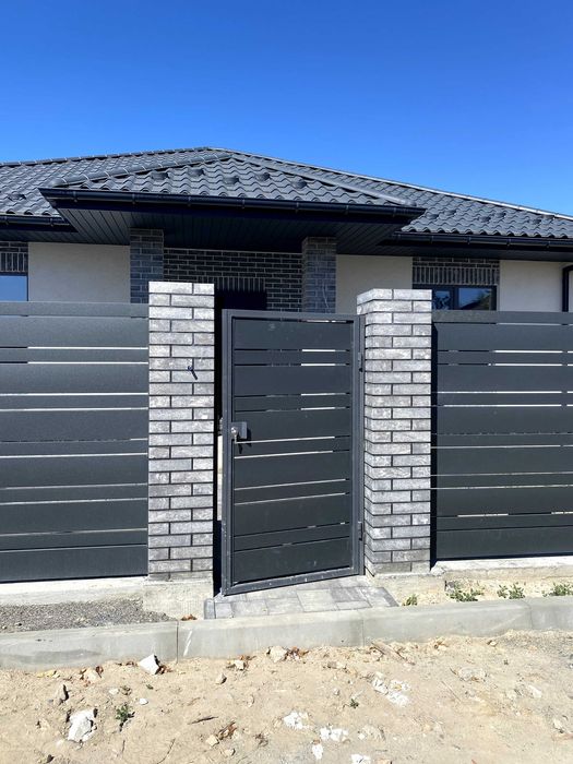 Якісний будинок з газом у котеджному містечку