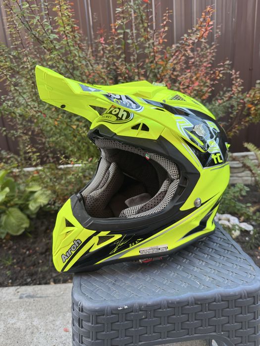 Мото Шолом Airoh Aviator Cairoli Edition 222 Carbon/Kevlar  розмір М57-58