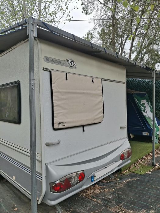 Caravana Esmeralda + atrelado tenda + cozinha + toldo fixo