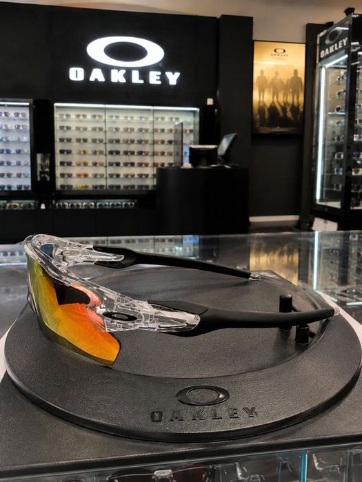 Сонцезахисні окуляри Oakley
