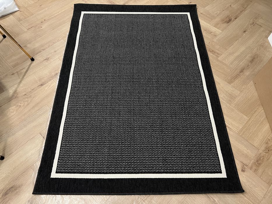 Dywan STIARNA 120x170 cm czarny nowy Agata meble / Balta Belgia
