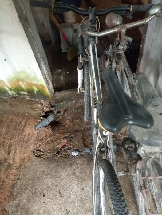 Bicicleta BTT super resistente