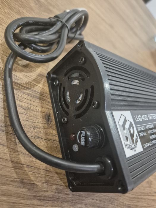 Carregador de Bateria de Chumbo-Ácido