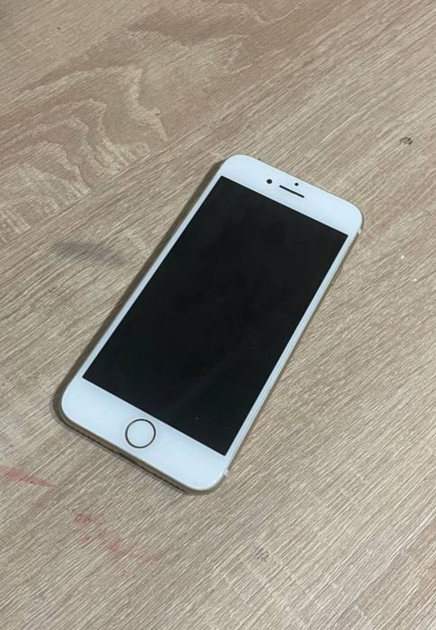 iPhone 7s в гарному стані