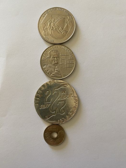 Várias moedas antigas