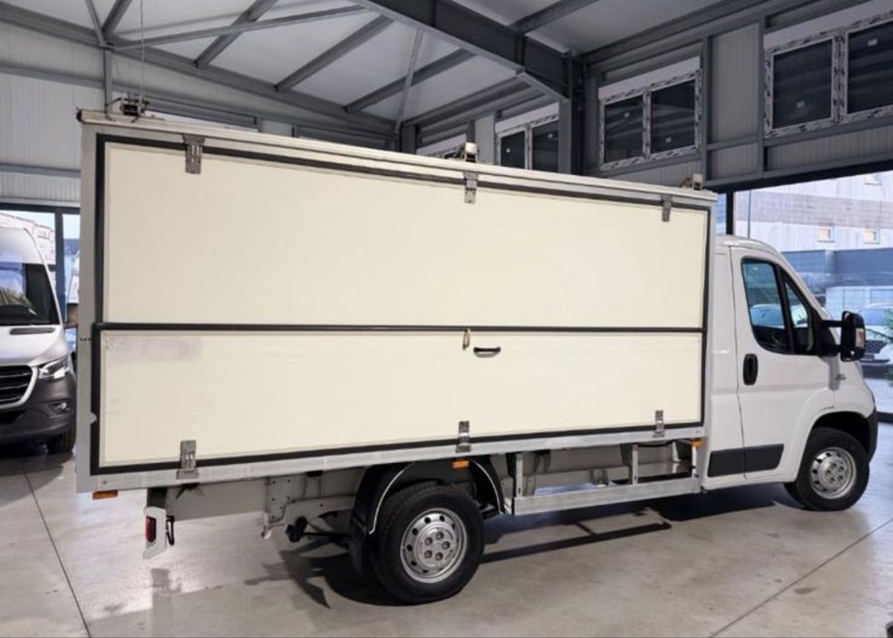 Zabudowa kontenerowa skrzniowa otwierane boki iveco fiat fucato boxer doka pojedyncza kabina