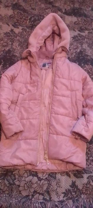 Фирменные (не Китай) зимние куртки б/у  (2 шт) девочкие Отл состояние
