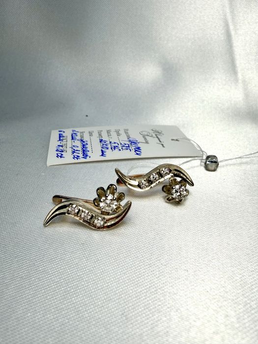 Золоті сережки з діамантами