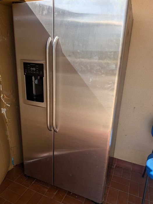 Frigorífico Americano GE Side-by-Side Inox (Para Peças ou Reparação)